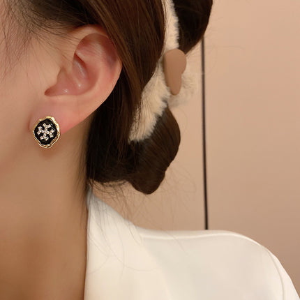 Irregular Round Snowflake Earrings for Women