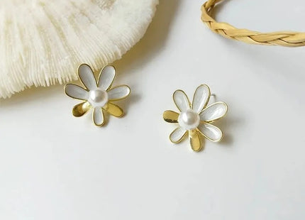 Daisies pearl Earring