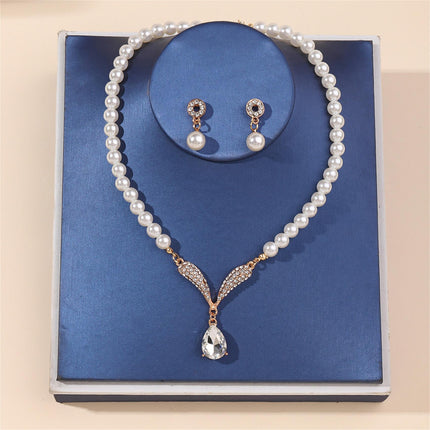 Elegant Pearl Bride Necklace Set