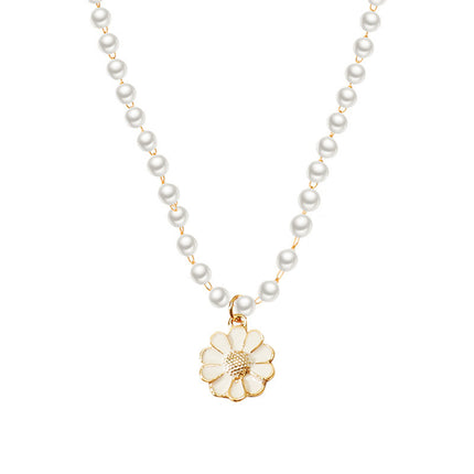 Pearl Daisy Necklace