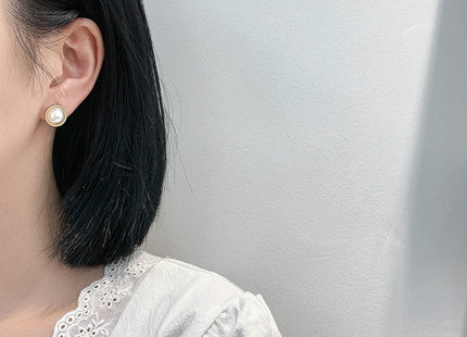 White Round Pearl Stud Earring