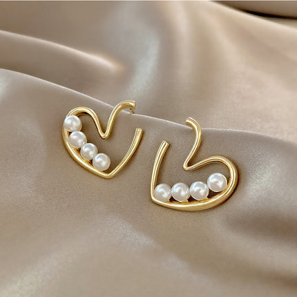 Vintage Pearl Heart Stud Earrings