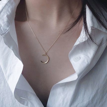 Moon Short Pendant Necklace - FASHION SHEGOODS LLC