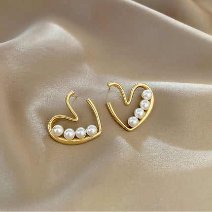 Vintage Pearl Heart Stud Earrings