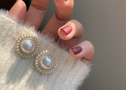 Retro Round Pearl Earrings