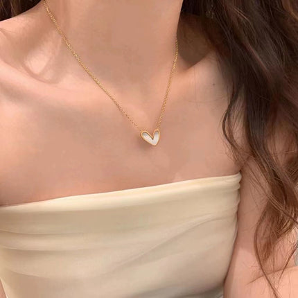 white heart pendent necklace