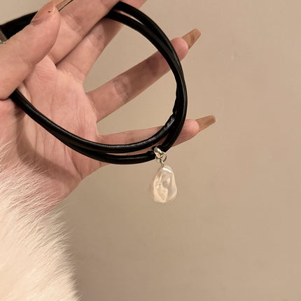 Leather Pearl Choker Necklace