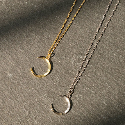 Moon Short Pendant Necklace - FASHION SHEGOODS LLC
