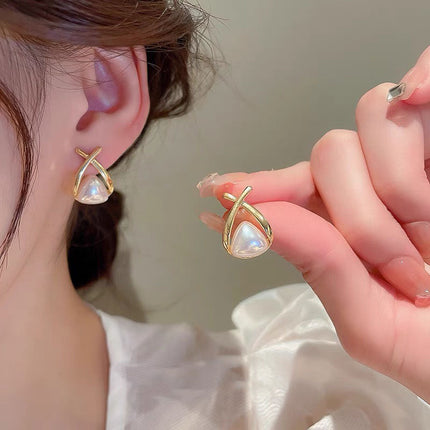 Geometric Triangle Pearl Stud Earrings - FASHION SHEGOODS LLC