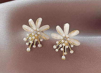Sweet Tiny Flower Imitation Pearl Earrings