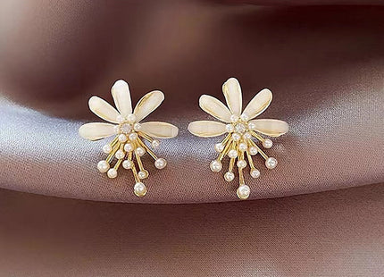 Sweet Tiny Flower Imitation Pearl Earrings