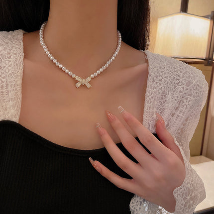Chain Bowknot Pendant Choker Necklace
