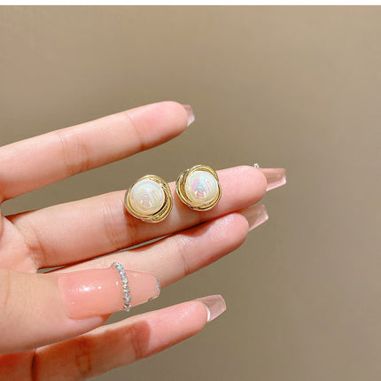 Round Pearl Elegant Earrings