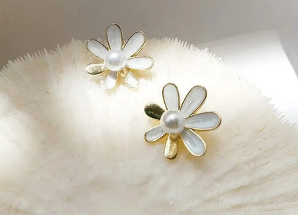 Daisies pearl Earring