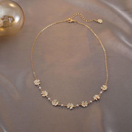 Daisies Flower Pearl Necklace