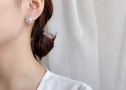 Round Pearls Flower Stud Earring