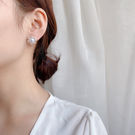 Round Pearls Flower Stud Earring