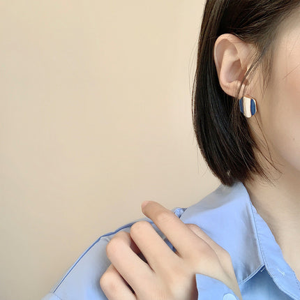 Wave Irregular Round Stud Earring