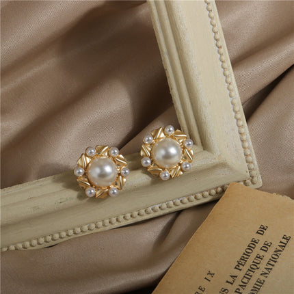 Metal Pearl Flower Round Earrings - FASHION SHEGOODS LLC