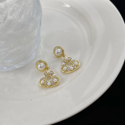 Geometric triangle Shape Pearl Stud Earrings