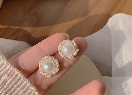 Round Pearls Flower Stud Earring