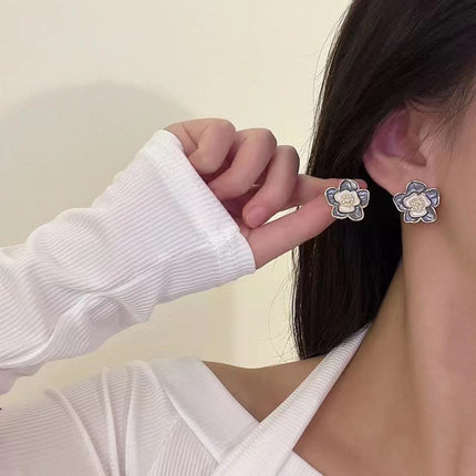 Gray Petal Daisy Earring - FASHION SHEGOODS LLC