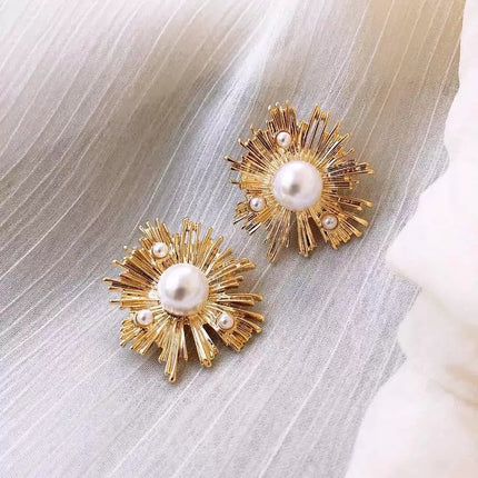 Irregular Pearl Flower Earrings - FASHION SHEGOODS LLC