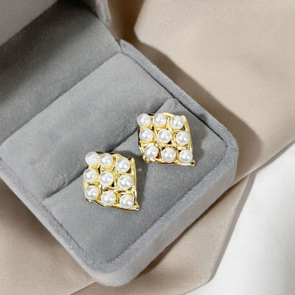 Elegant Pearl Geometric Irregular Stud Earrings