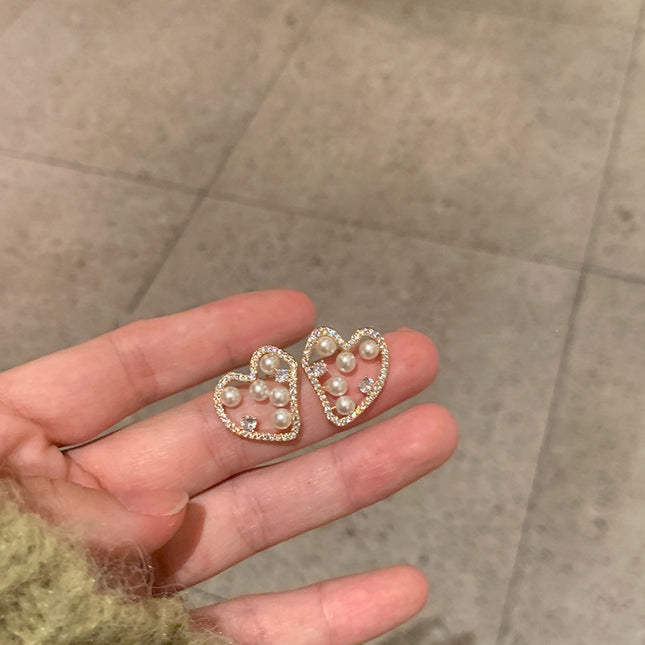 Pearl Hollowed Out Heart Earrings