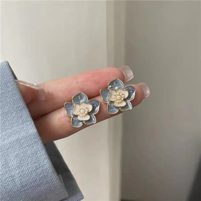 Gray Petal Daisy Earring - FASHION SHEGOODS LLC